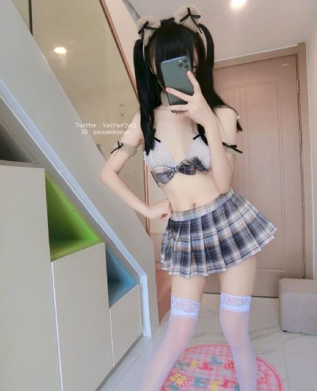 小莹客厅激情46章至50章视频_720视频大全